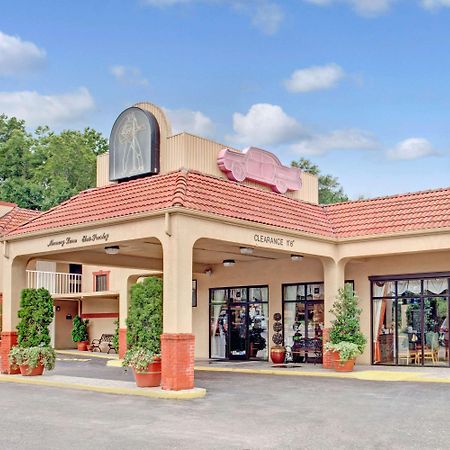 Days Inn By Wyndham Memphis At Graceland Exteriér fotografie